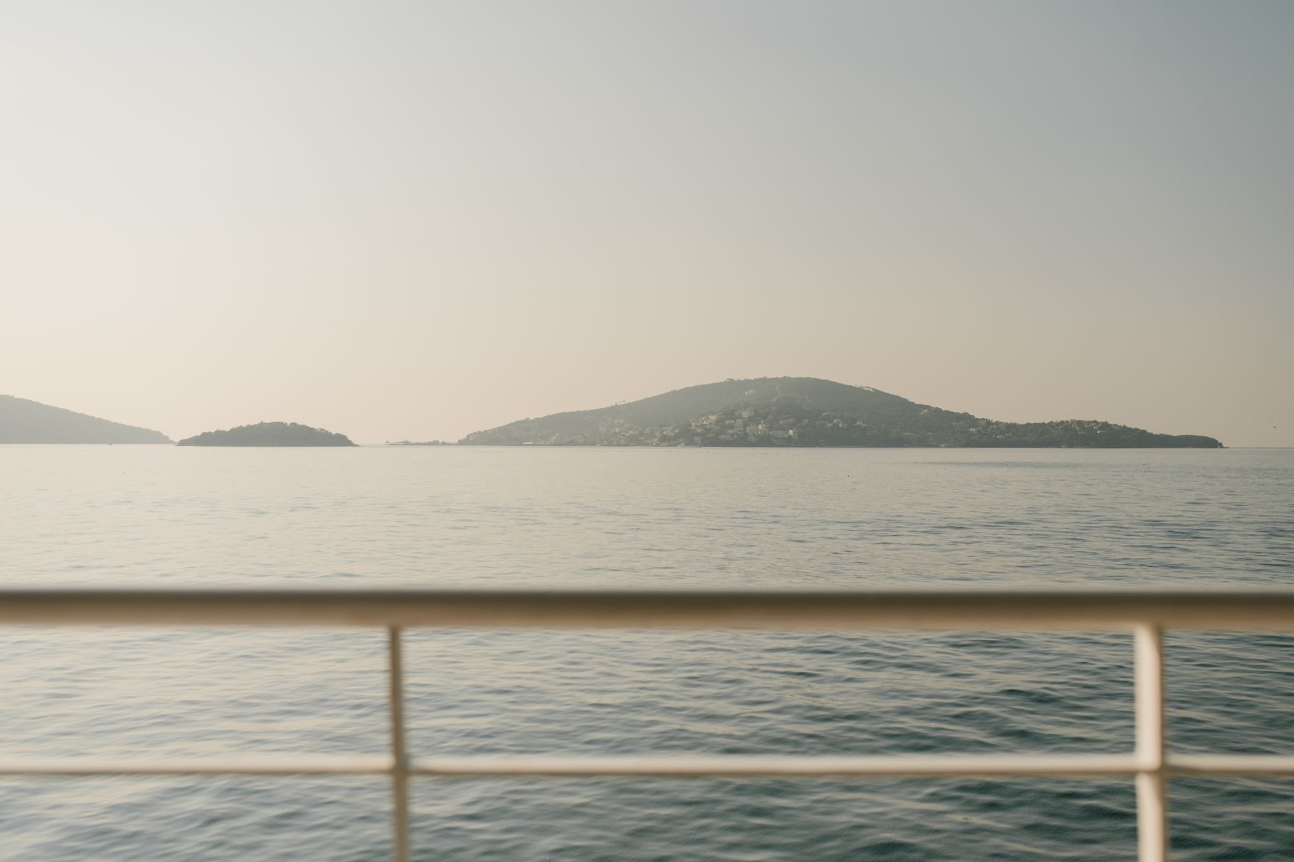 Traversée en bateau vers l'île de Sedef près d'Istanbul.