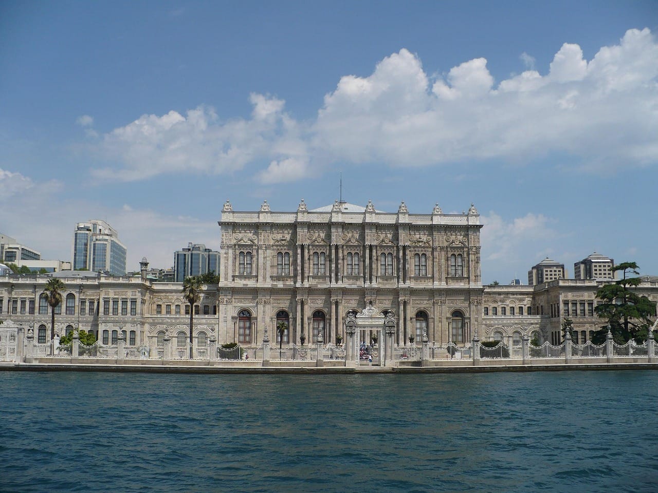 Visiter le palais de Dolmabahçe et le front de mer de Kabataş avec tous les conseils pratiques