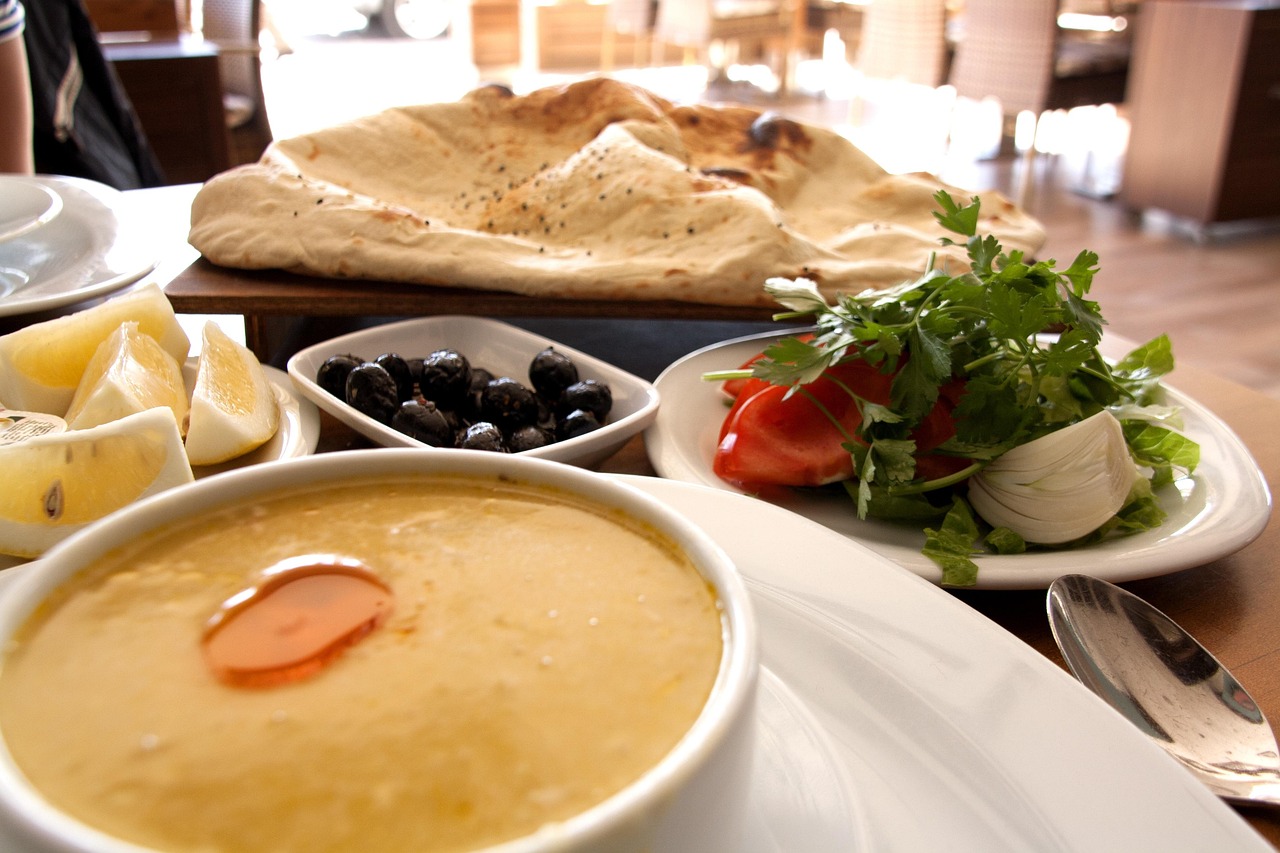 Manger les soupes traditionnelles et les bouillons de quartier à Istanbul du matin au soir